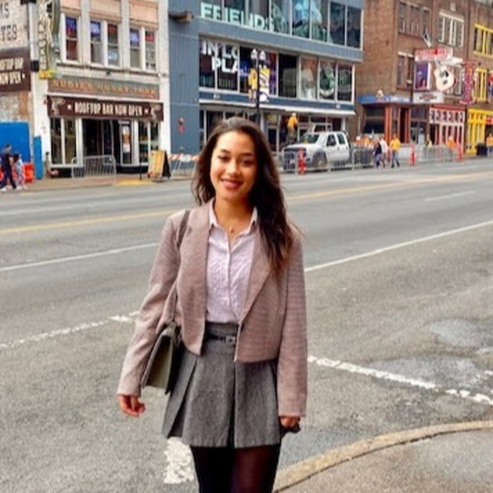 Meet your Posher, Azucena